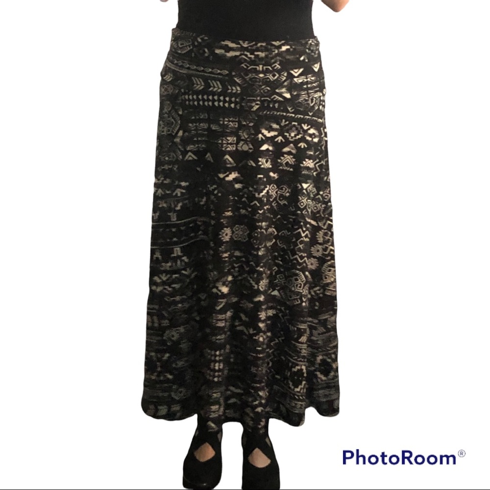 Mossimo Supply Co. black and white long skirt size M